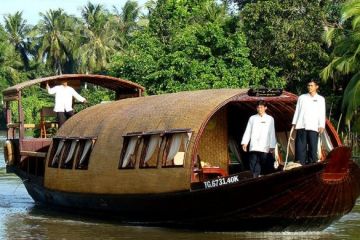 Saigon To Phnom Penh Tour With Private Song Xanh Sampan