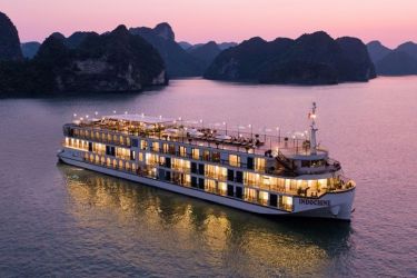1.-Overview---Indochine-Cruise---Lan-Ha-Bay-(14)