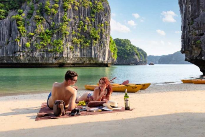 LAN HA BAY - HALONG - HANOI