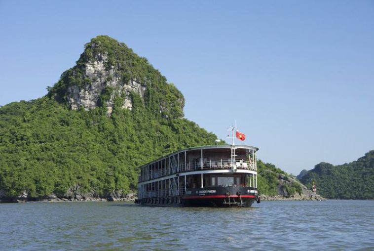 Pandaw-cruise-Halong-Bay-and-Red-River-(1)