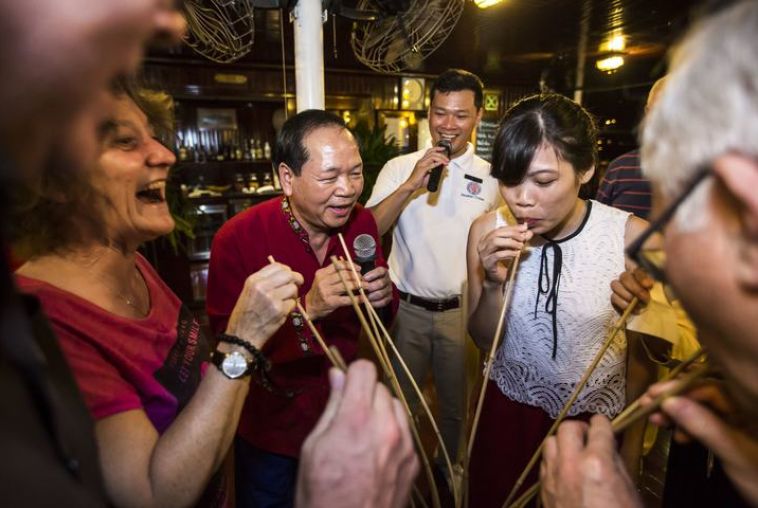 Pandaw-cruise-Halong-Bay-and-Red-River-(20)