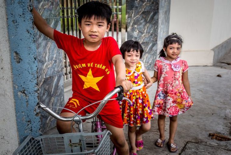 Pandaw-cruise-Halong-Bay-and-Red-River-(46)