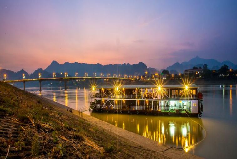 Pandaw-cruise-Halong-Bay-and-Red-River-(51)