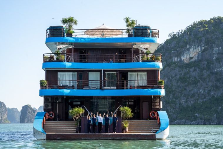 Cycad-Cruise-Bai-Tu-Long-Bay-(1)