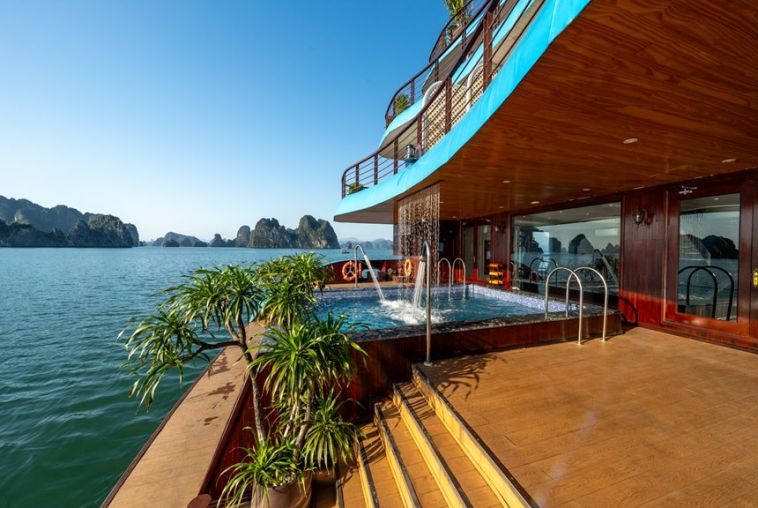 Cycad-Cruise-Bai-Tu-Long-Bay-(10)