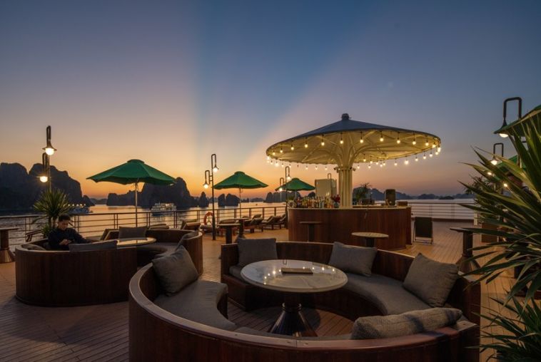 Cycad-Cruise-Bai-Tu-Long-Bay-(2)