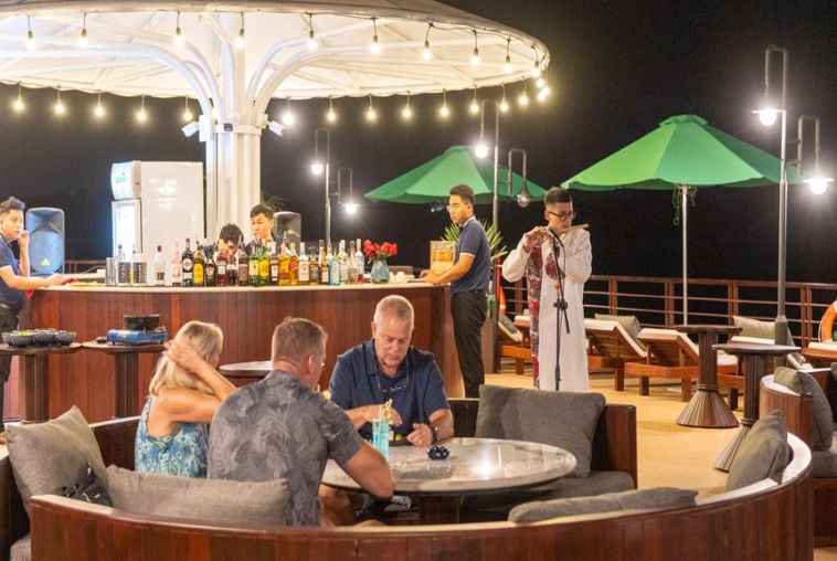 Cycad-Cruise-Bai-Tu-Long-Bay-(4)