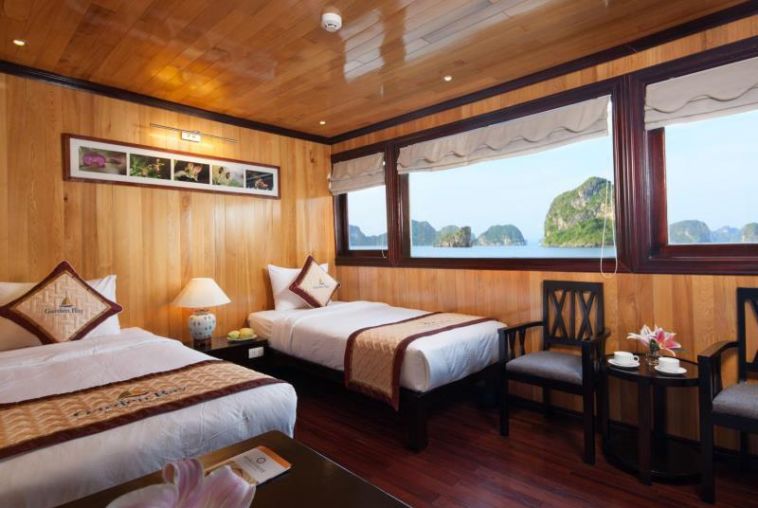 Twin bed Sea View