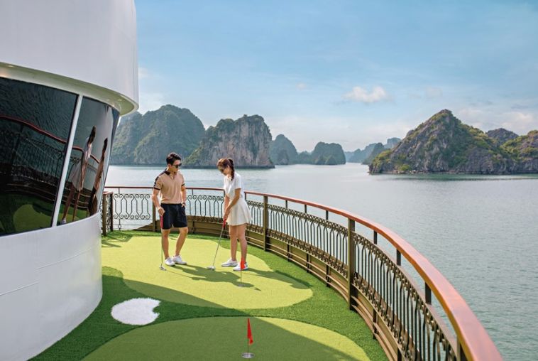 2.1-Miniature-Golf---Indochine-Cruise---Lan-Ha-Bay