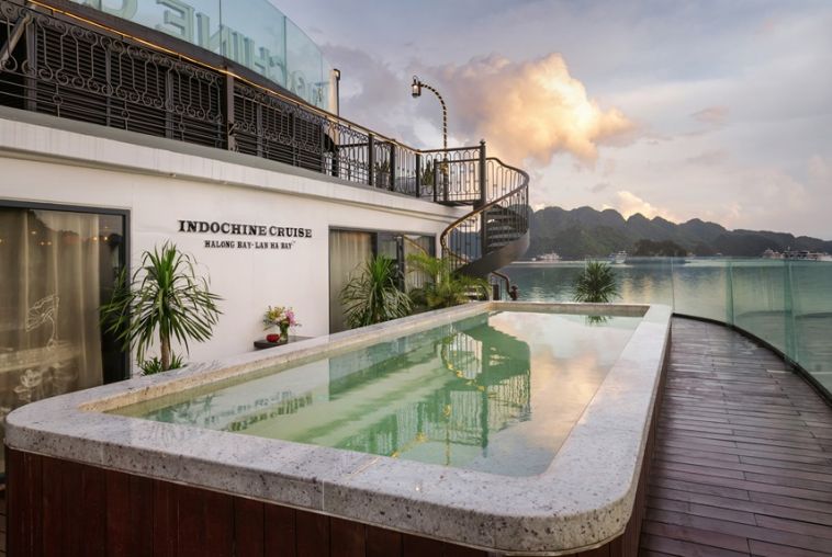 2.1-Swimming-Pool---Indochine-Cruise---Lan-Ha-Bay-Cruise-(6)