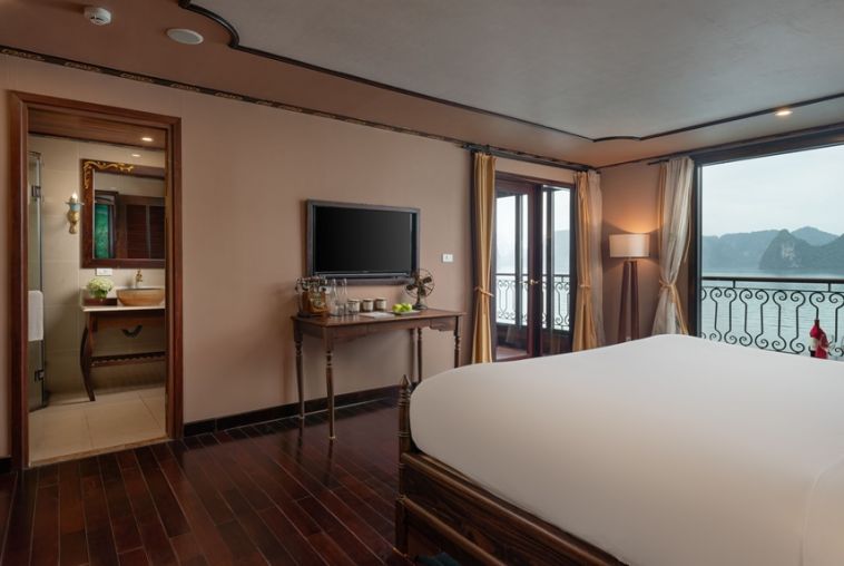 3.2.-Suite-Room---Indochine-Cruise---Lan-Ha-Bay-(6)