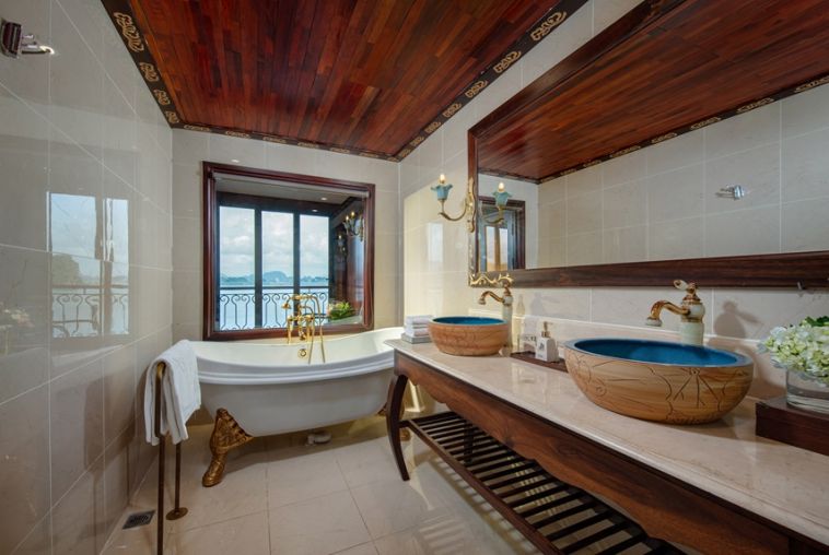 3.2.-Suite-Room---Indochine-Cruise---Lan-Ha-Bay-Cruise-(4)