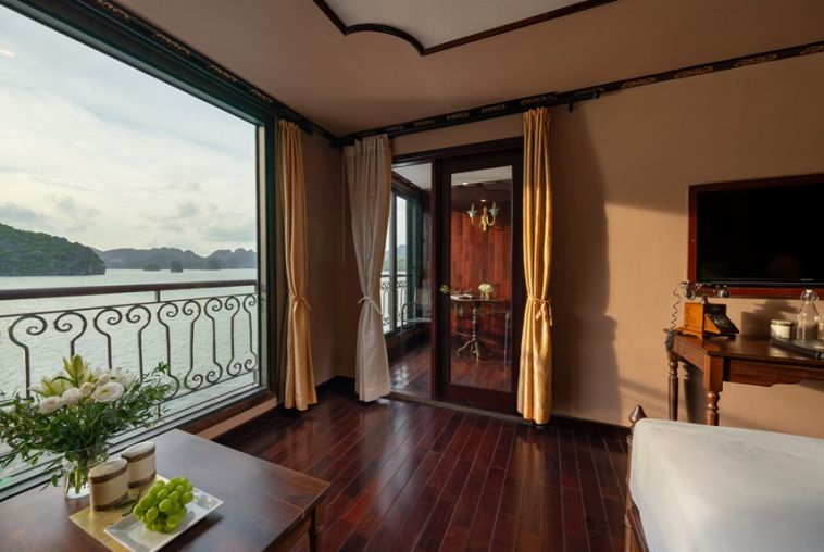 3.2.-Suite-Room---Indochine-Cruise---Lan-Ha-Bay-Cruise-(7)