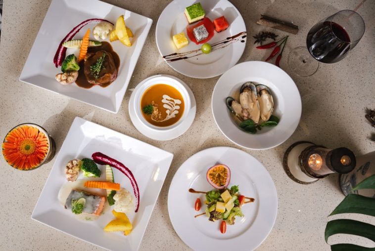 4.1-Food---Dining---Indochine-Cruise---Lan-Ha-Bay--(46)