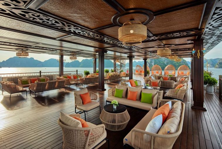 2.4.-Sky-Lounge---Indochine-Premium---Luxury-Cruise-Halong-Bay