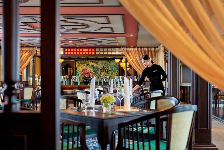 2.6-Tonkin-Restaurant---Indochine-Premium---Luxury-Cruise-Halong-Bay