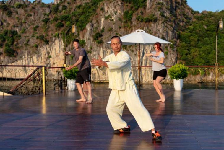 6.-Activities---Taichi---Indochine-Premium---Halong-Bay