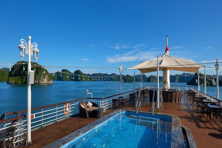 17.-Paradise-Elegance---Sundeck