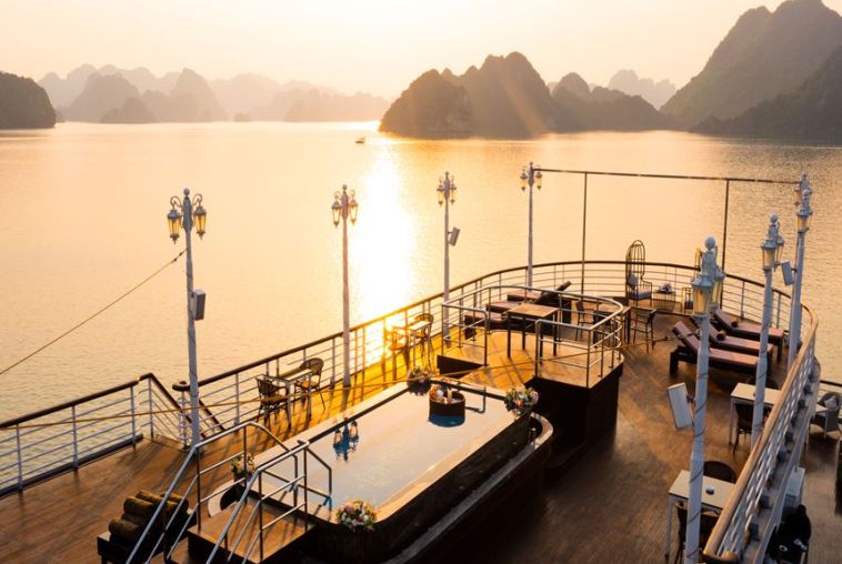 19.-Paradise-Elegance---Sundeck