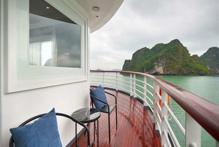 21.-Captain-View-3--Balcony