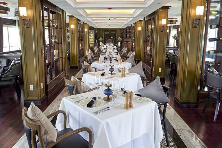 30.-La-Espacia-Restaurant_