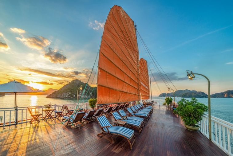 2.-Sundeck---Indochina-Sails-(5)