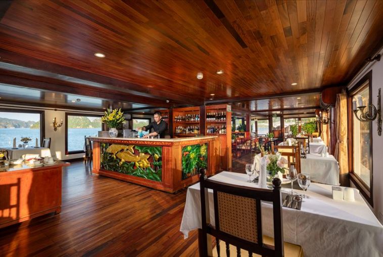 3-(5).-Lotus-Restaurant---Indochina-Sails---Halong-Bay
