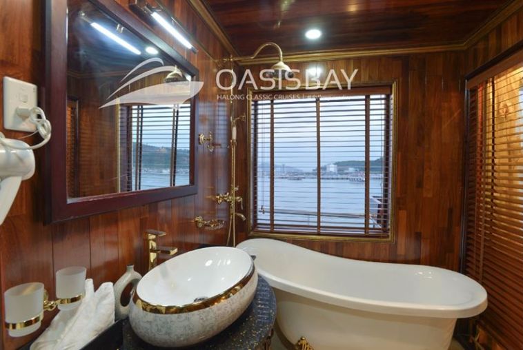 Bathroom suite cabin