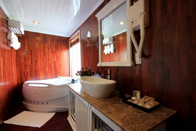 Bathroom Senior Cabin