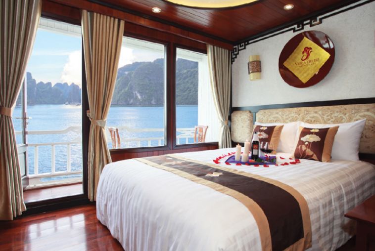 viola-cruise-Honeymoon-cabin-730x526